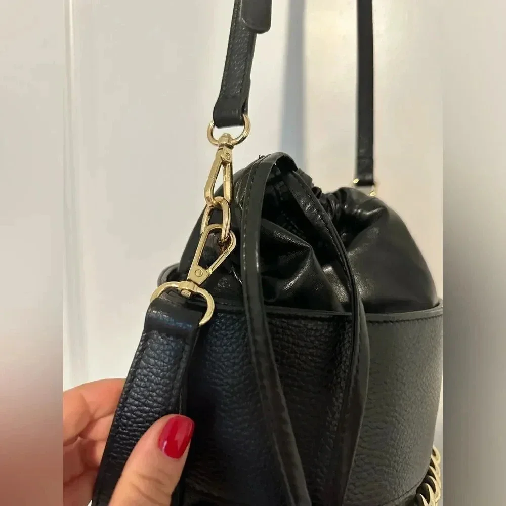 ANNA PAOLA Italian Leather Bucket Bag in Black - Picture 5 of 11